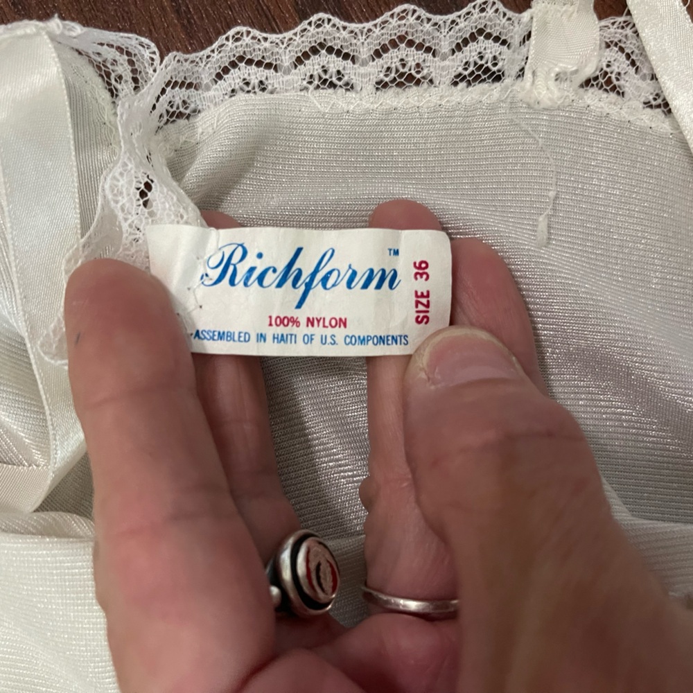 Vintage White with Lace Richform slip - Picture 5 of 5